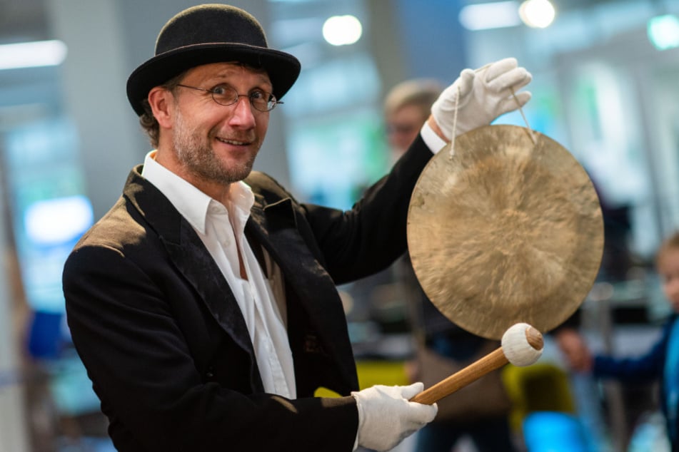 Jan Deicke erzählt und musiziert wieder im smac. (Archivbild)