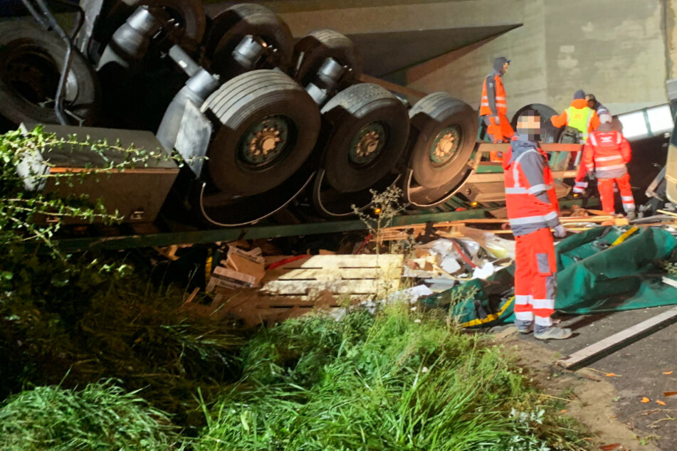 Der Crash ereignete sich am frühen Dienstagmorgen zwischen Wiesentheid und Kitzingen.