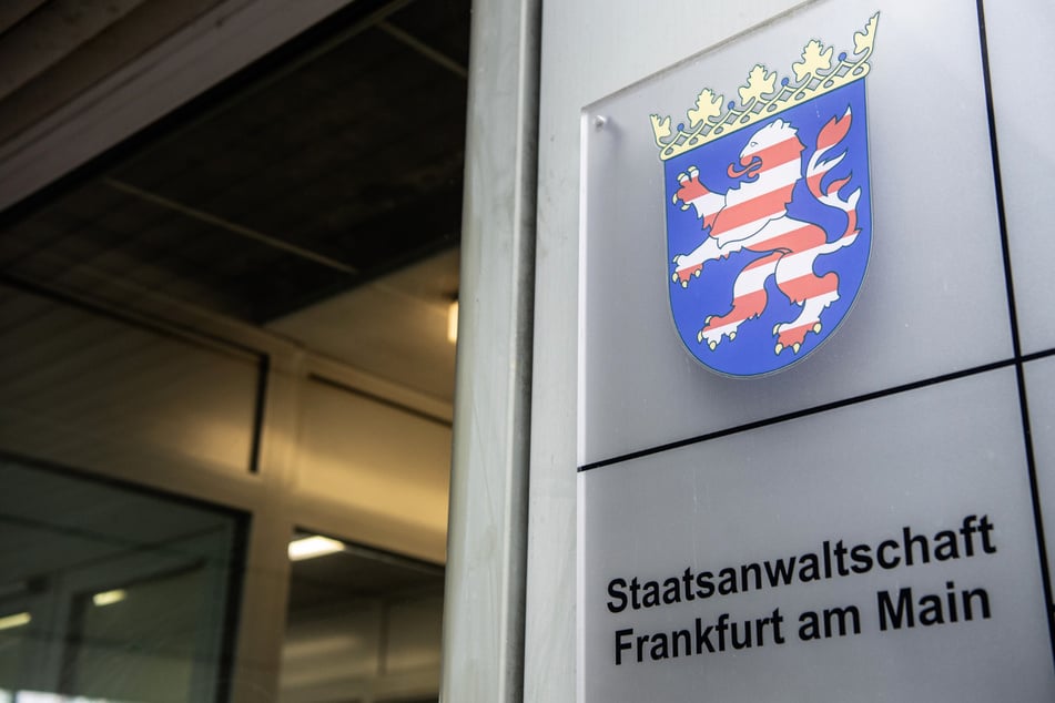 Die Staatsanwaltschaft Frankfurt ermittelt jetzt wegen des Verdachts des dreifachen versuchten Mordes