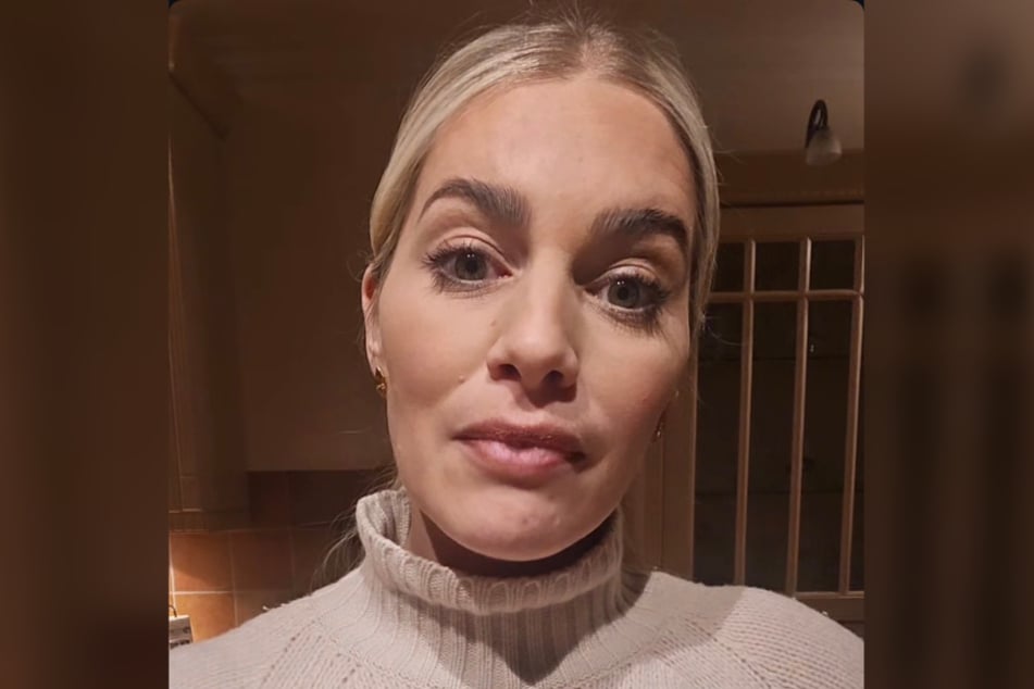 Moderatorin Angelina Kirsch (37) hat sich sichtlich schlecht gelaunt am Dienstagabend via Instagram gemeldet.