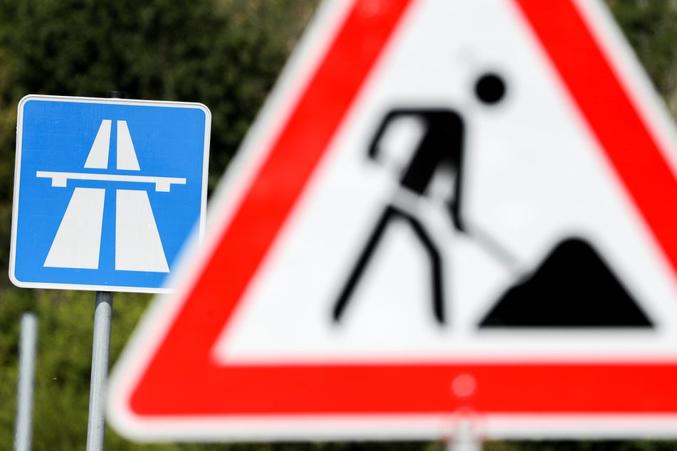 Einige Baustellen werden den Verkehr in Köln über mehrere Wochen und Monate beeinträchtigen. (Symbol)