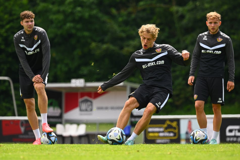 Dynamos Youngster Paul Lehmann (20, l.), Jonas Oehmichen (20, M.) und Tony Menzel (19) schieben gern ein paar Extra-Einheiten.