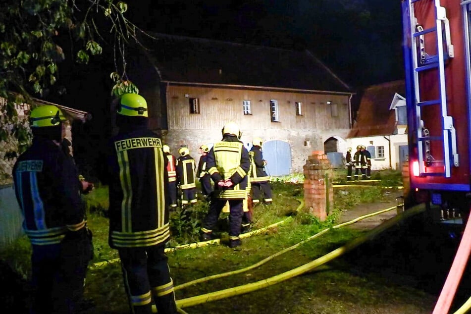 Die ehemalige Wassermühle in Wittichenau wurde am Montagabend von unbekannten Tätern in Brand gesteckt.