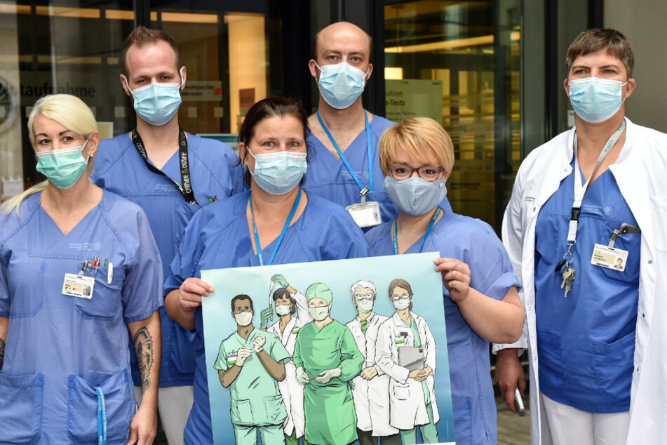 "Bitte nutzen Sie unsere Leistungen nur, wenn Sie sie wirklich benötigen": Das Team um Dr. Simone von Bonin (48, rechts) vom Uni-Klinikum Dresden wirbt dafür, überflüssige Besuche wegen des Infektionsrisikos zu vermeiden.