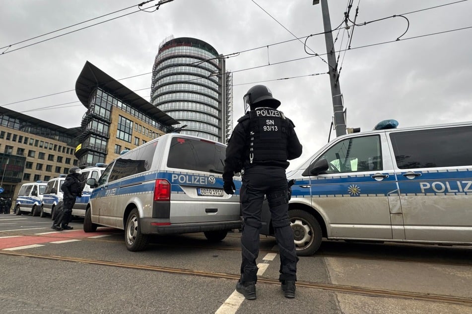 In Dresden sorgen heute zahlreiche Demos sowie Änderungen und Sperrungen bei der Deutschen Bahn für ein schwieriges Durchkommen.