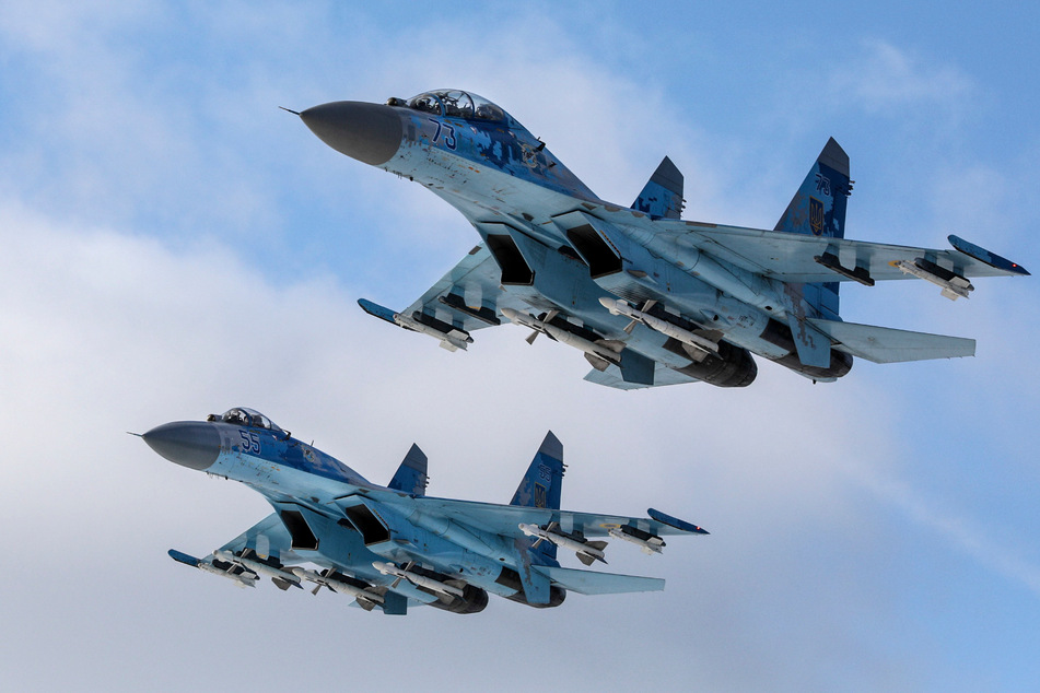 Mehr als 278 Flugzeuge soll Russland seit Beginn des Ukraine-Krieges verloren haben. Auch solche Suchoi Su-27 Jets sollen bereits zerstört worden sein. (Archivbild)