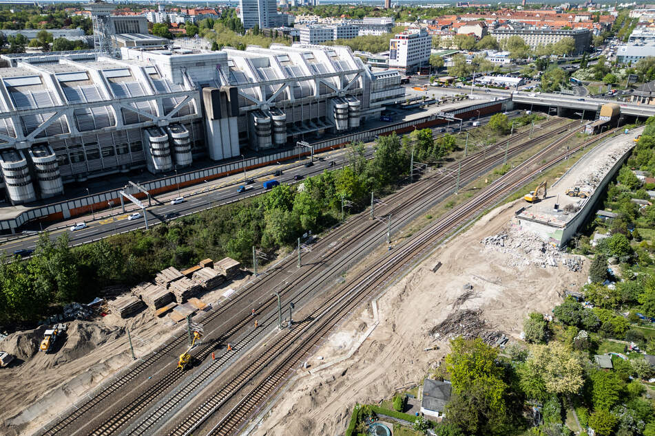 Die neue Ringbahnbrücke soll bis Sommer 2027 fertig sein.