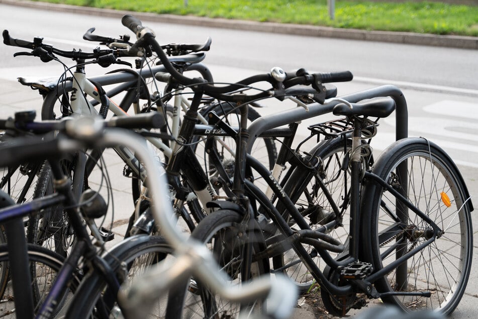 Fremde verbünden sich und schlagen Fahrraddiebe in die Flucht