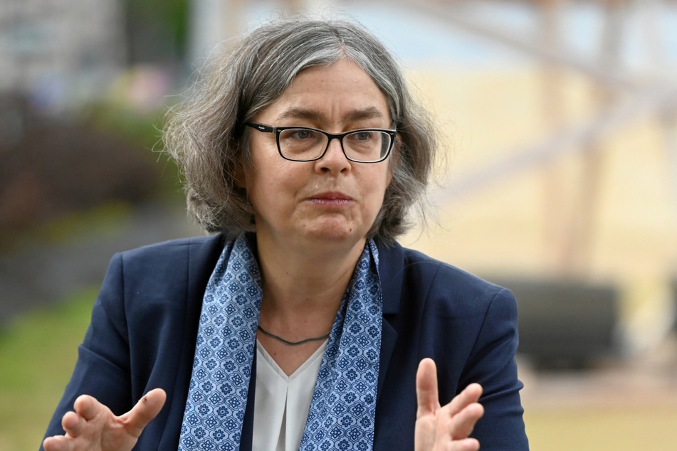 Haben um mehr Instandhaltungsgeld für Dresdens Friedhöfe gekämpft: Ex-Umweltbürgermeisterin Eva Jähnigen (56, Grüne) und ihr Team.