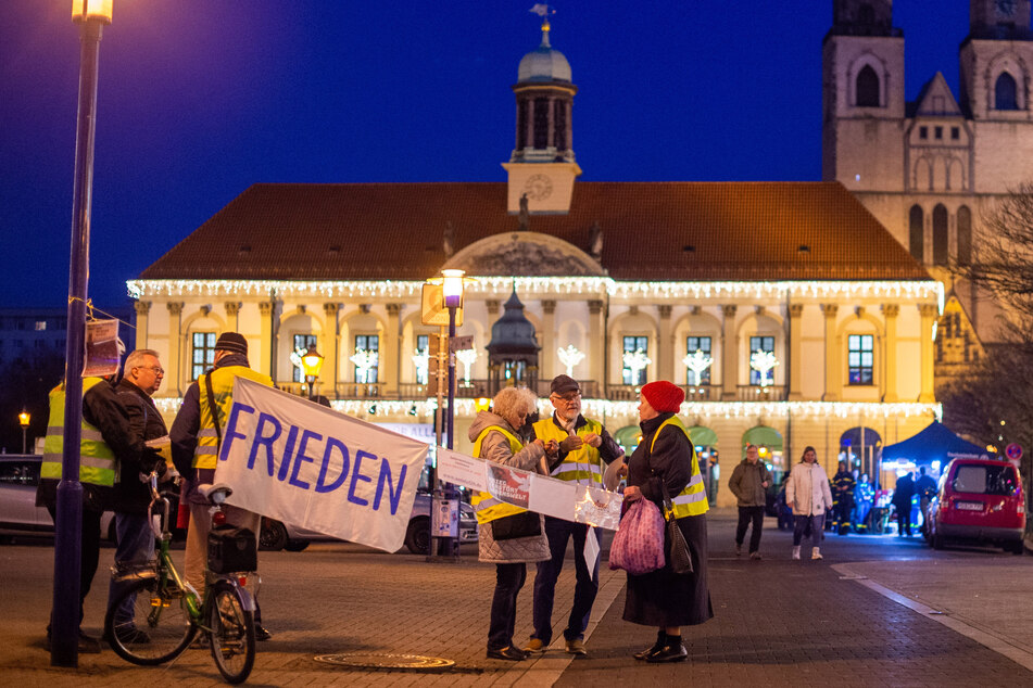 Am Montag beginnt die Aktionswoche "Weltoffenes Magdeburg" mit einem Einsingen auf dem Alten Markt. (Archivbild)