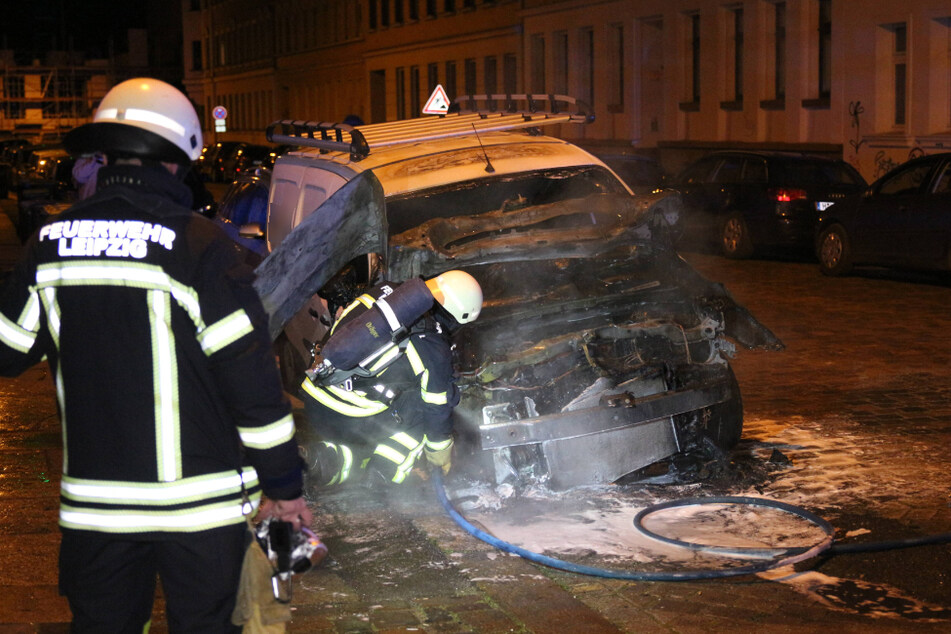 In der Nacht zu Mittwoch brannte in Leipzig ein Firmen-Transporter.