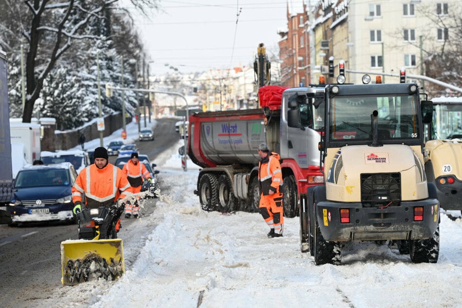 Hauptbahnhof Kassel weiter gesperrt: Aufräumarbeiten laufen
