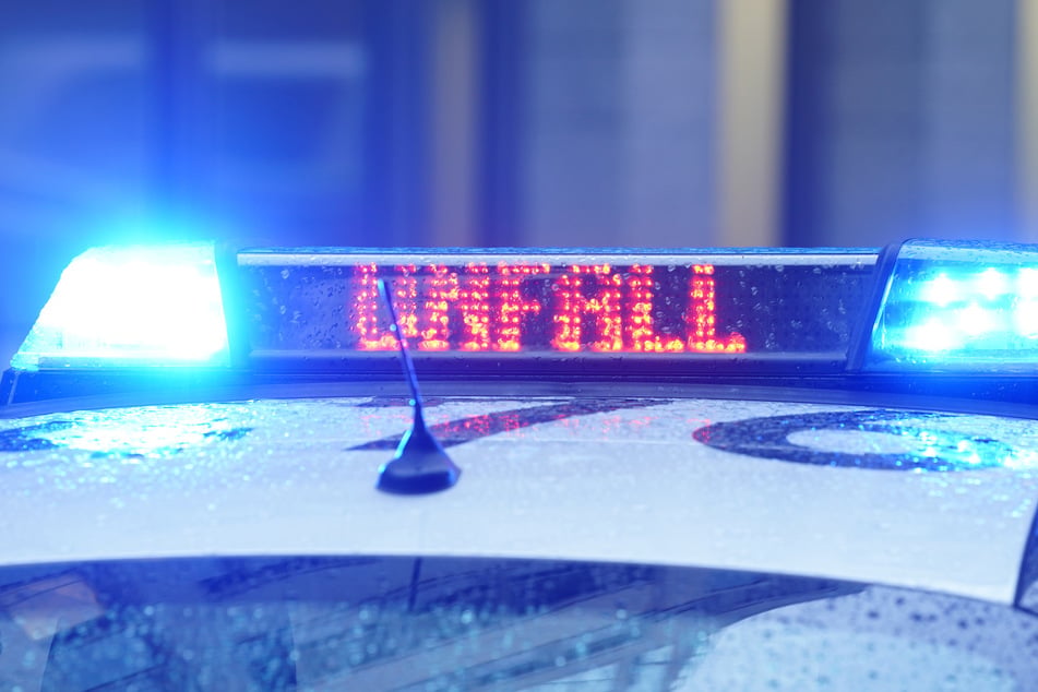 Die Polizei klärt die Unfallursache. (Symbolfoto)