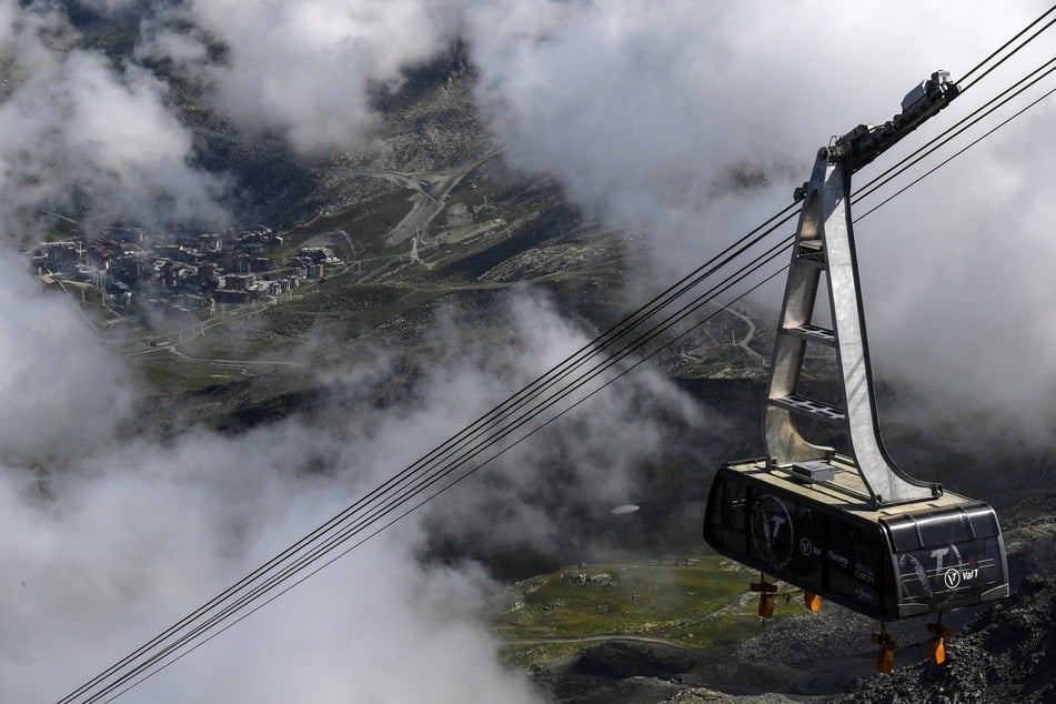 Unfall in den Alpen: Seilbahn kracht in Bergstation - Mehrere Verletzte