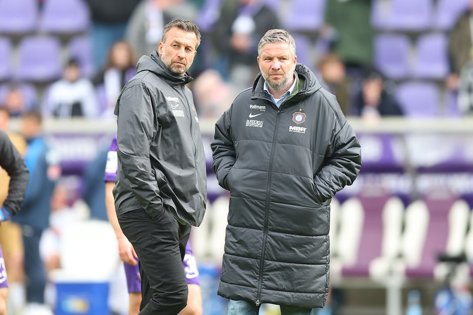 Sportchef Michael Tarnat (56, r.) muss sich fragen, ob seine Wahl von Christoph Dabrowski (47) als Trainer richtig war.
