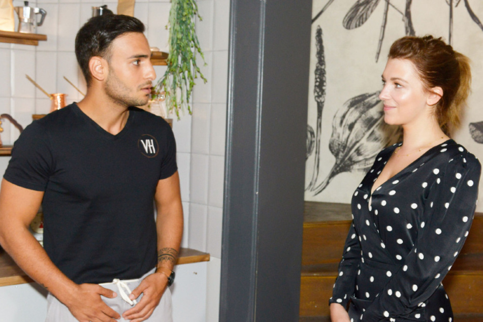 Lilly (r.) und Nihat (l.) haben erneut Sex.