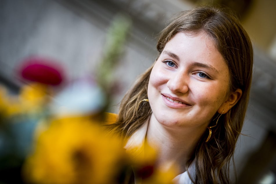 Kronprinzessin Elisabeth wird durch ein neues Thronfolgegesetz die erste Königin Belgiens.