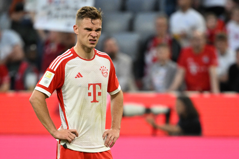 Das Sinnbild für die Stimmung bei den Bayern: Joshua Kimmichs (28) Laune ist nach der Niederlage im Keller.