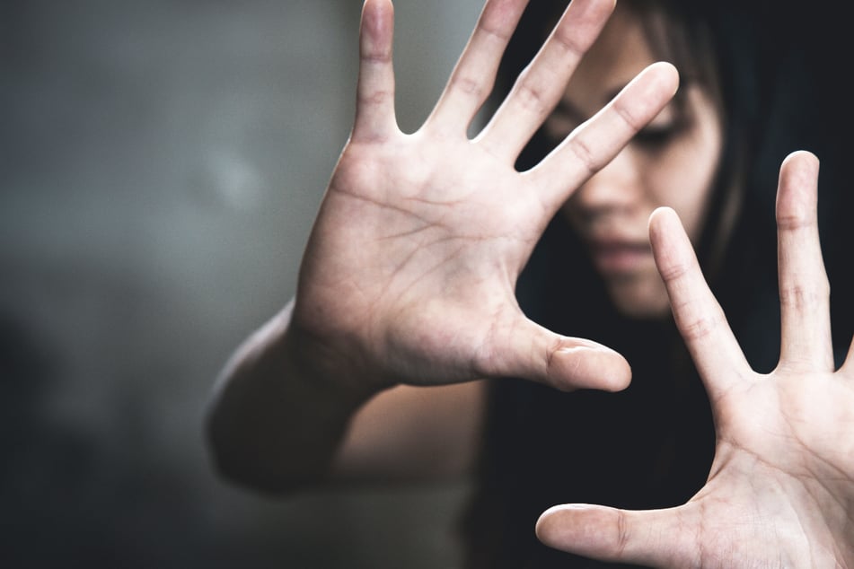 Unterfranken: Frau (35) auf offener Straße massiv sexuell missbraucht