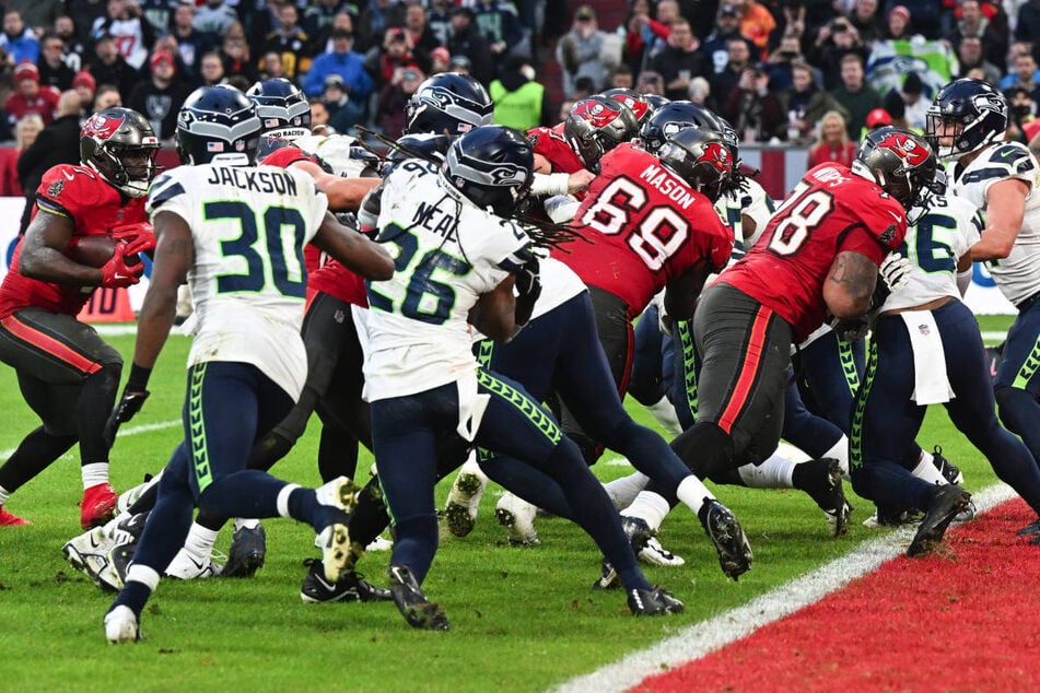 Im November 2022 fand das erste NFL-Spiel zwischen den Tampa Bay Buccaneers und den Seattle Seahawks statt.