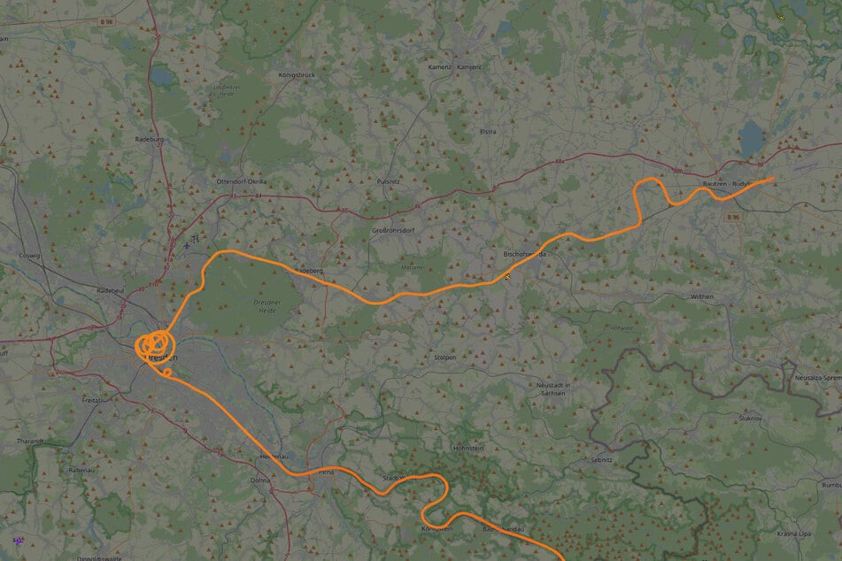 Der Heli kam von Bautzen und flog dann weiter in die Sächsische Schweiz.