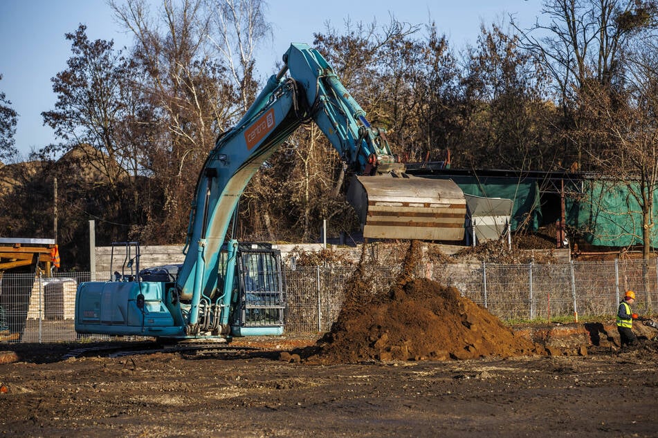 Rund 4000 Kubikmeter Erde werden an der Meschwitzstraße ausgetauscht.