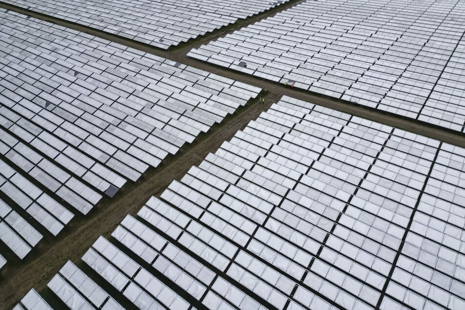 Leipzig: Über 65.000 Quadratmeter Fläche: Größte Solarthermieanlage Deutschlands steht in Sachsen