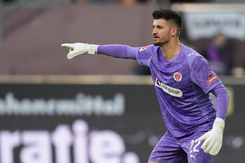 St.-Pauli-Keeper Nikola Vasilj ist ins Visier von mehreren Premier-League-Vereinen geraten.