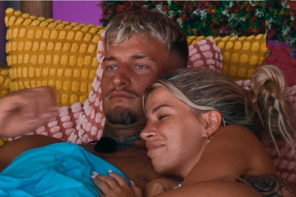 Bei "Are you the One?" sehen sich Laurenz Pesch (25) und Joena Steilen (27) nach ihrer gescheiterten Kennenlernphase erstmals wieder und stecken in einer Achterbahn der Gefühle fest.