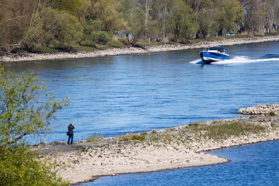 Frühlingshaftes Wetter in NRW hält an, doch für Autofahrer gibt's eine Warnung