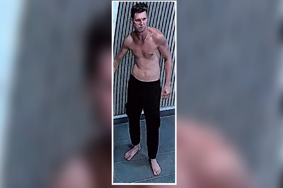 Wer erkennt diesen halbnackten Mann?