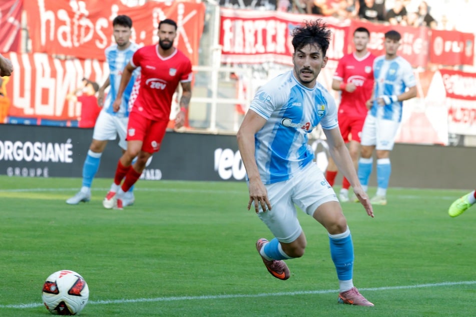 Domenico Alberico schießt in der zehnten Minute das 1:0.