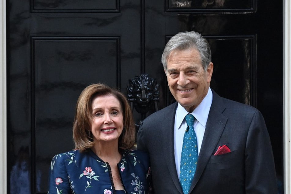 Paul Pelosi (r.), husband of House Speaker Nancy Pelosi, was reportedly arrested on DUI charges in Napa on Saturday night.