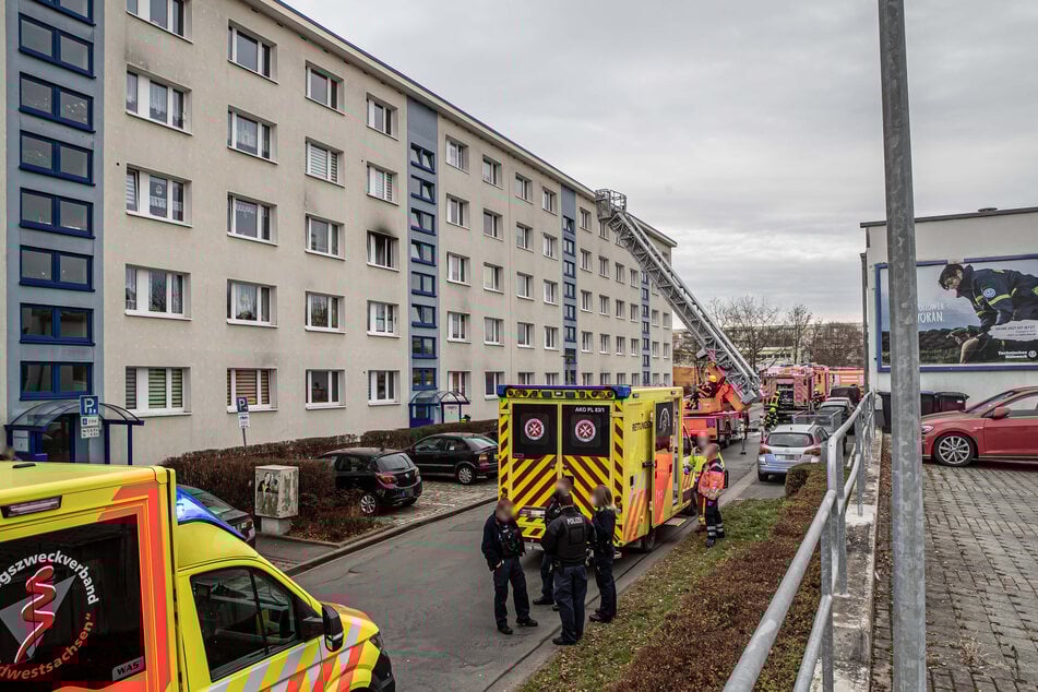 In einem Plattenbau in Plauen brach am Sonntag ein Brand aus.