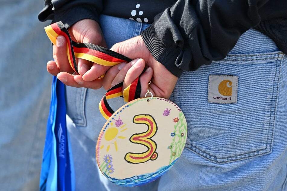Selbst der 3. Platz fühlt sich durch die besonderen Medaillen wie der Hauptgewinn an.