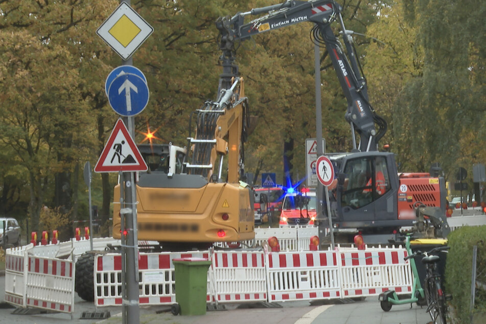 Ein Bagger hat am Mittwoch in Hamburg eine Gasleitung beschädigt.