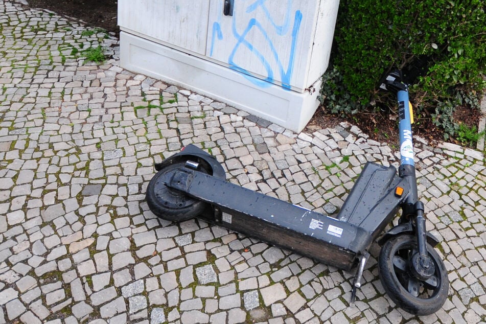 In Sachsen-Anhalt gab es im Jahr 2022 einen starken Anstieg bei Unfällen mit E-Scootern. (Symbolbild)