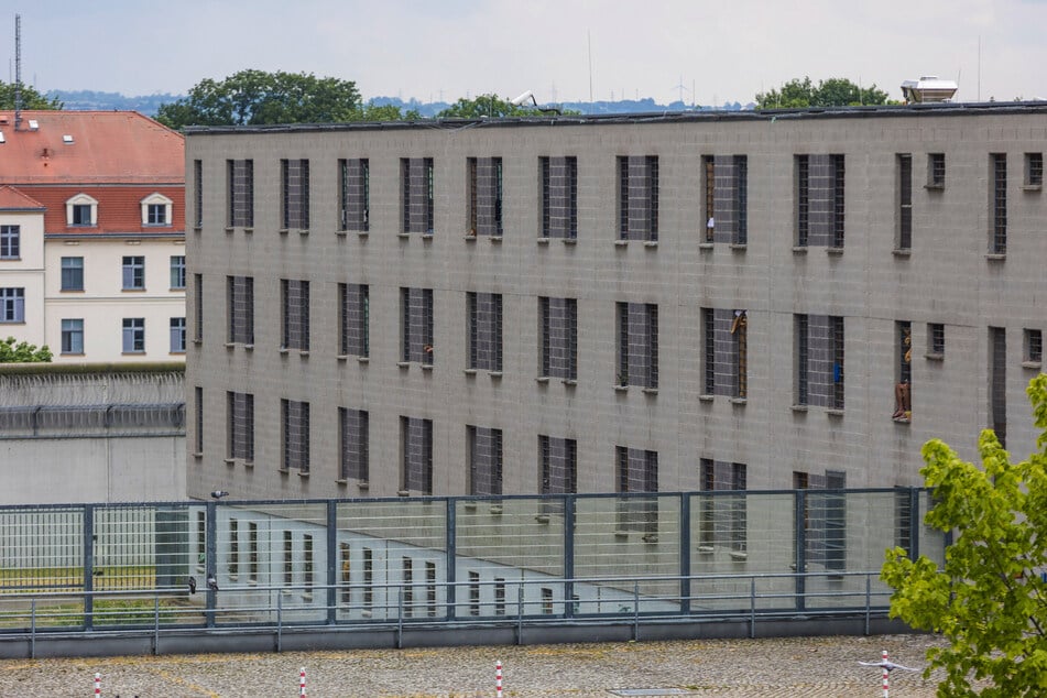 Hinter den Gittern der JVA Dresden kam es zu sexuellen Übergriffen unter den Häftlingen. (Archivbild)