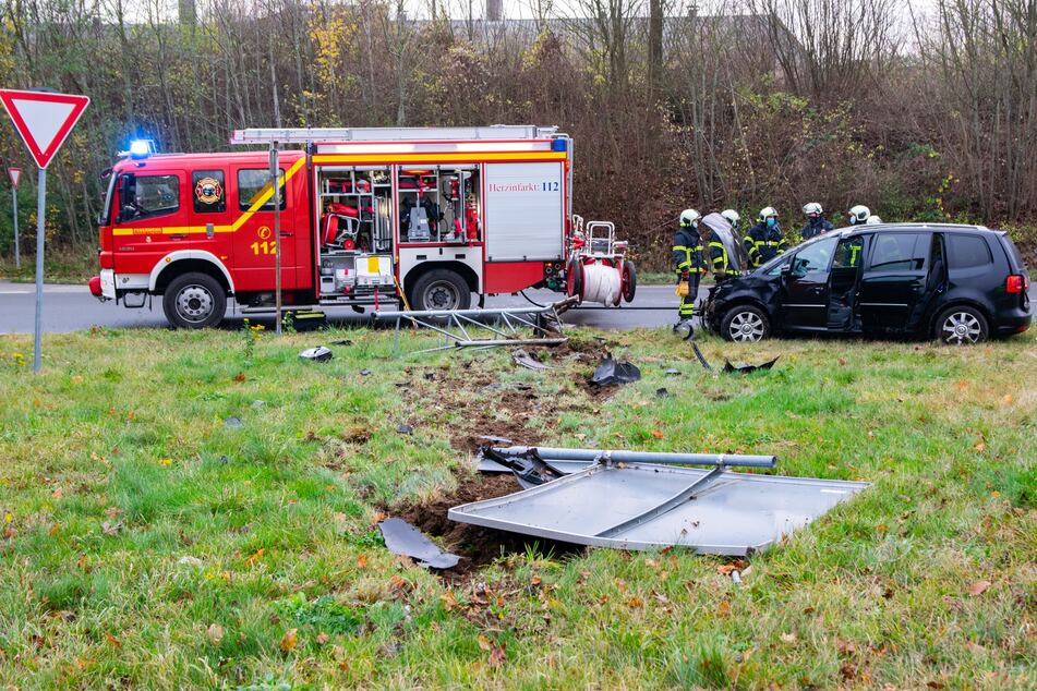 Rettungskräfte am Unfallort.