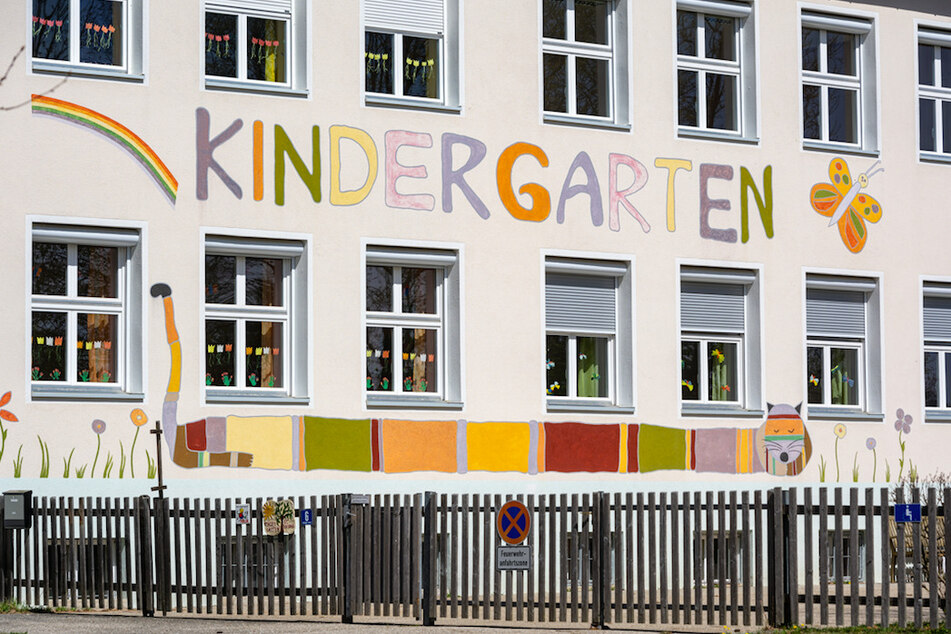 Der Kindergarten St. Korona im Ortsteil Patriching. Seit der Ausbreitung des Coronavirus ist der Name des Kindergartens plötzlich Gesprächsthema.