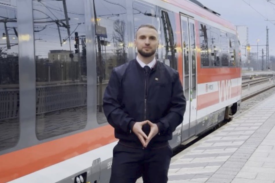 Etienne ist Kundenbetreuer bei der Deutschen Bahn und für seine Kunden der erste Ansprechpartner.