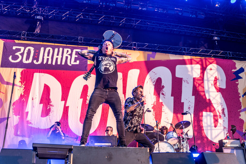 Die "Donots" waren am Freitag auf dem Highfield und zelebrierten dort mit ihren Fans ihr 30-jähriges Bestehen.