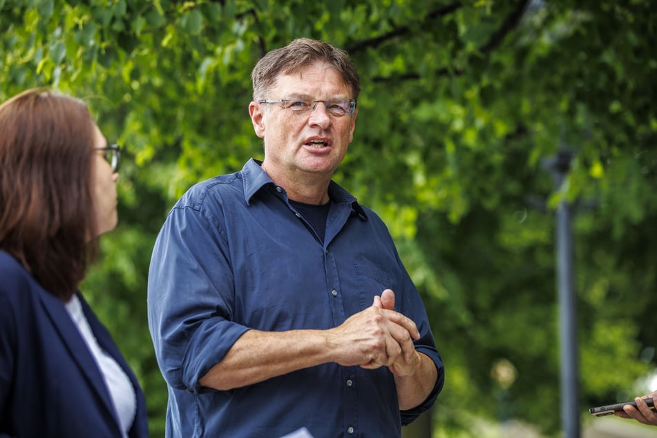 TZ-Fraktionschef Holger Zastrow (56) hält das Bürgerbegehren für rechtswidrig.