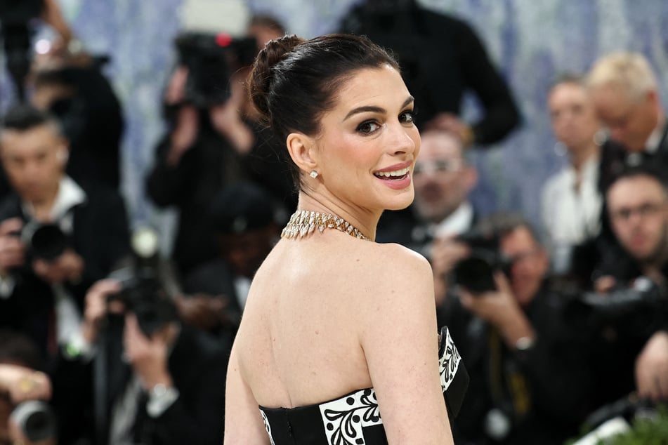 Die bekannte Schauspielerin Anne Hathaway (43) sorgte in der vergangenen Zeit vor allem durch ihr Aussehen für ordentlich Schlagzeilen.