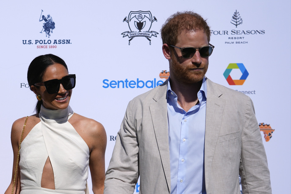Prince Harry (r.) and Meghan Markle emigrated to the US in 2020 after stepping down as working royals.