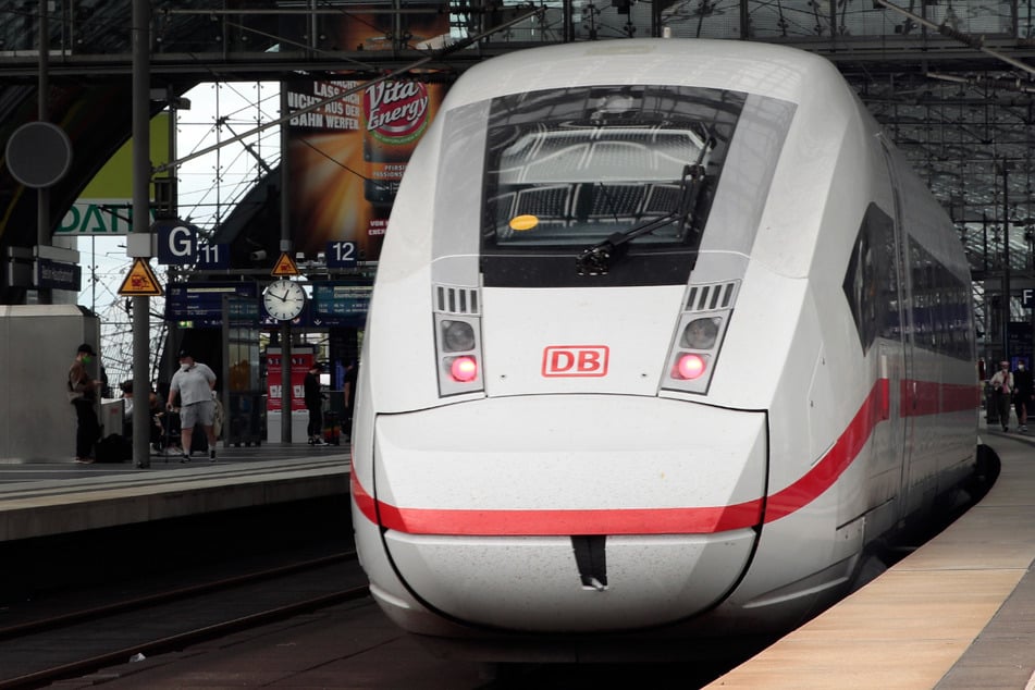Im Zug nicht mehr stehen müssen? Die Bahn sorgt für zusätzliche Sitzplätze im Weihnachtsverkehr