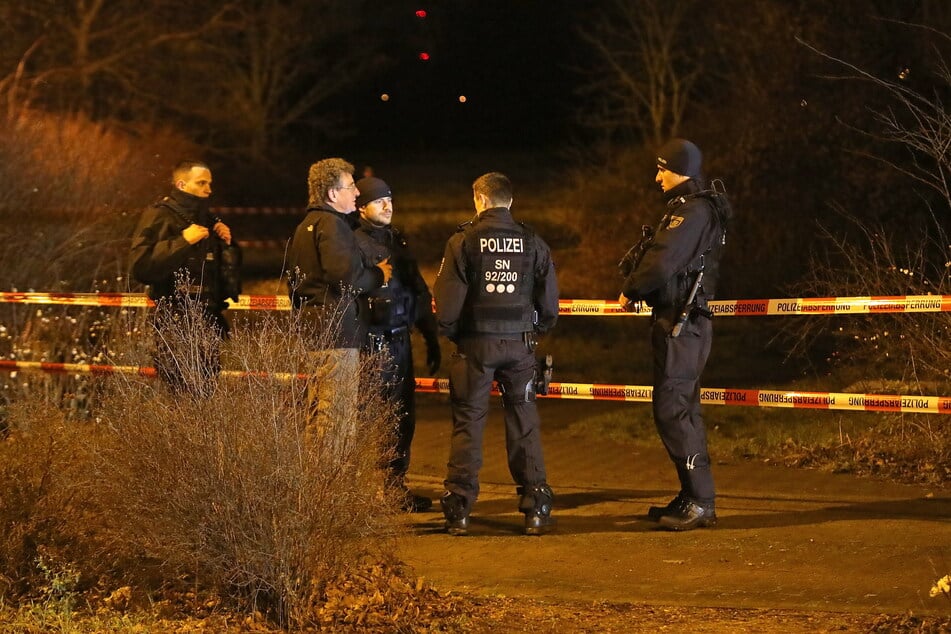 Die Polizei am Tatort in der Dezember-Nacht 2019. (Archivbild)