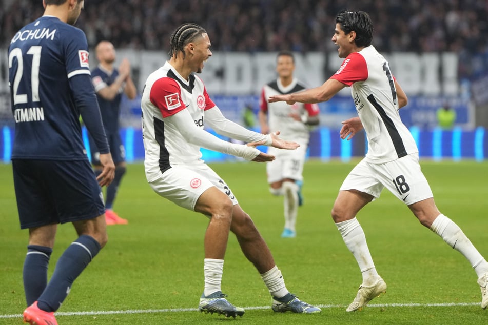 Nachdem Bochum mit zwei Toren doch noch einmal Morgenluft geschnuppert hatte, nahm Mo Dahoud (r.) mit seinem 5:2 den Gästen wieder die Luft aus den Segeln.