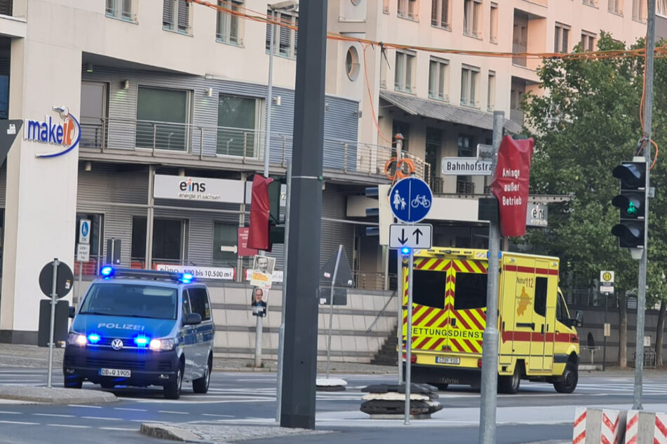 Ein 31-jähriger Fußgänger wurde bei dem Unfall schwer verletzt.