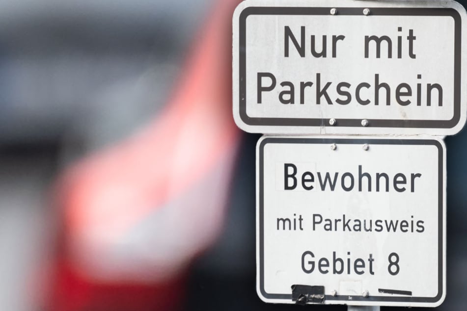 Stadt Köln stampft mehr als 450 Parkplätze in Innenstadt ein! Diese Veedel sind betroffen